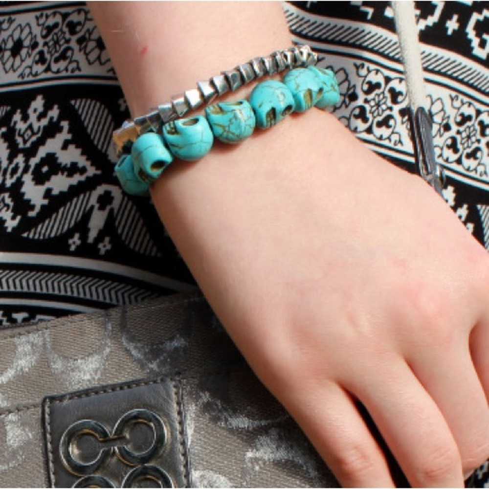 Turquoise stone bracelet with hamsa